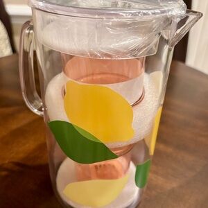Kate Spade lemonade pitcher with 2 glasses